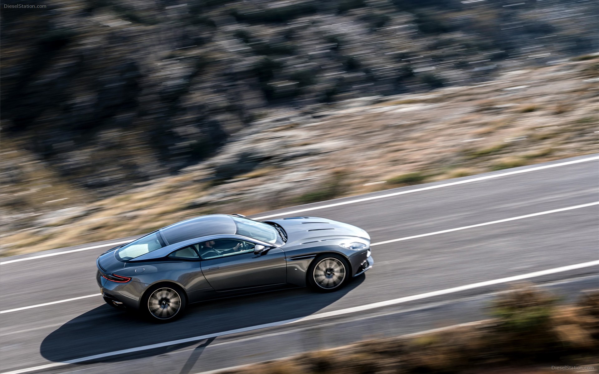 Aston Martin DB11 2017
